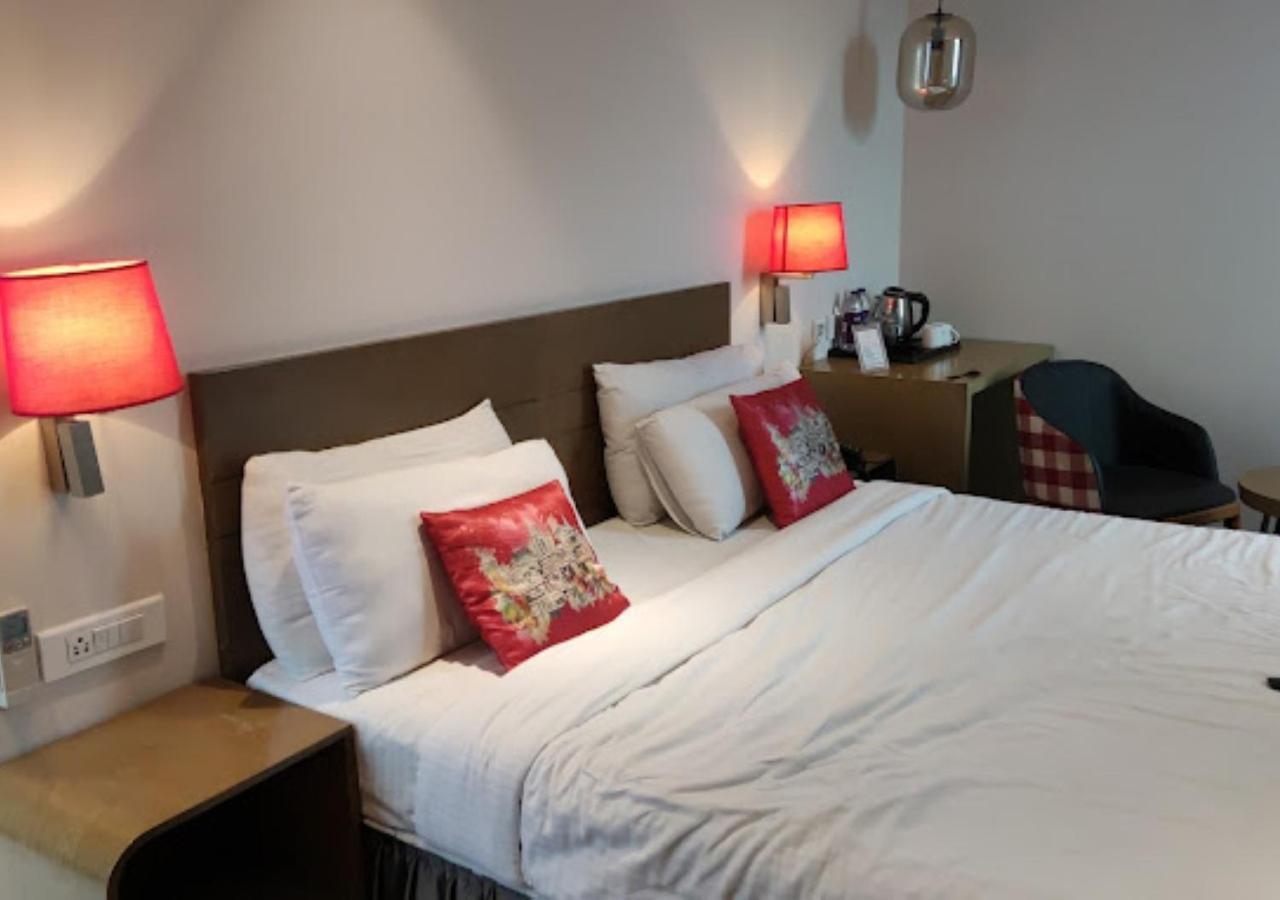 Hotel Le Lotus Grand Kakarmatha Экстерьер фото
