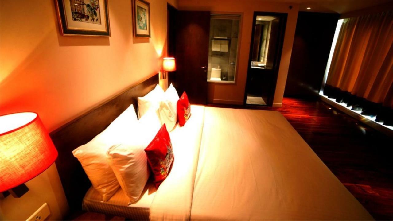 Hotel Le Lotus Grand Kakarmatha Экстерьер фото